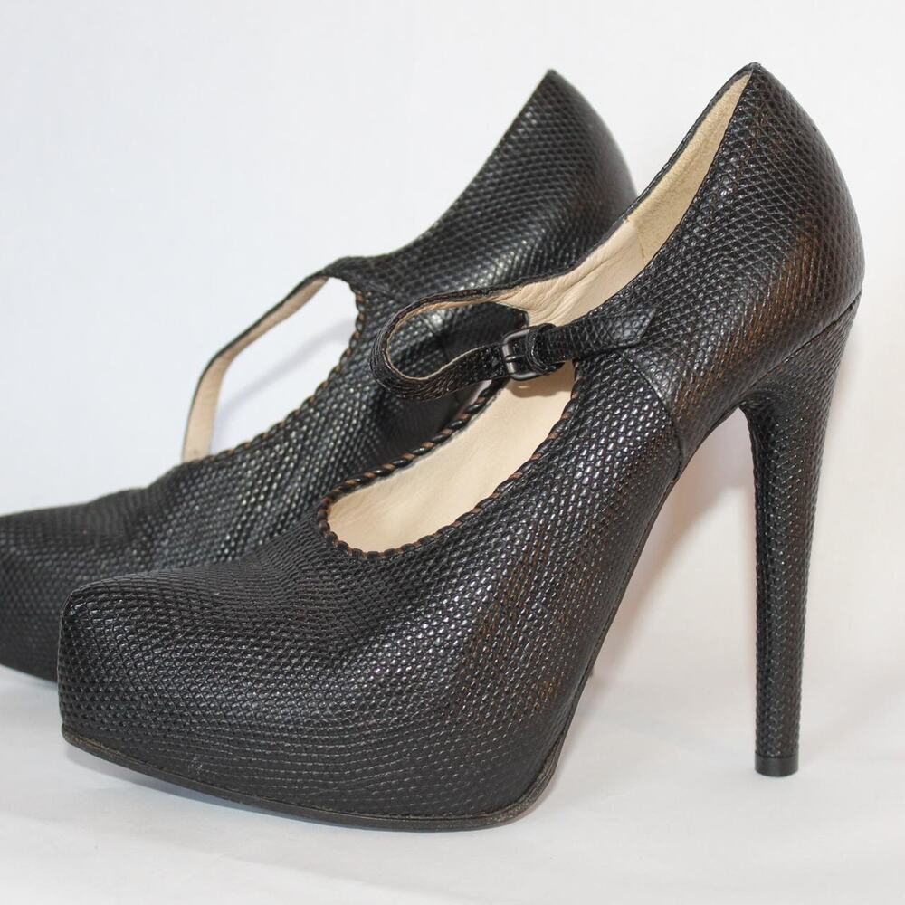 Bottega veneta embossed platform pumps